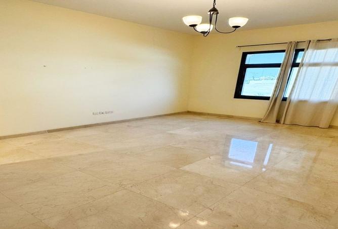 983470 - Property Image 2