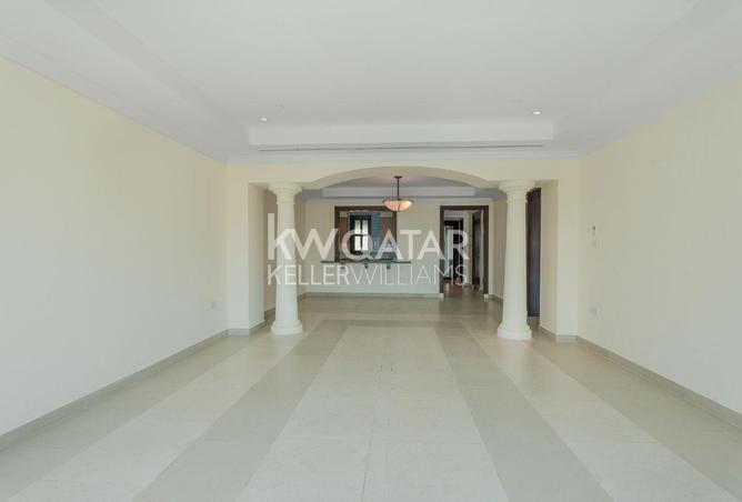 950365 - Property Image 2