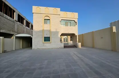 فيلا - 7 غرف نوم - 6 حمامات للايجار في شارع كرلوو - الوعب - الدوحة