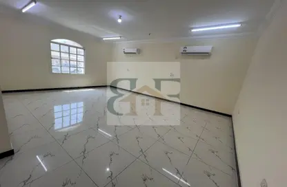 Villa - 5 Bedrooms - 4 Bathrooms for rent in Ain Khaled Villas - Ain Khaled - Doha