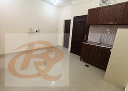 صورةمطبخ لـ: شقة - 1 غرفة نوم - 1 حمام للكراء في شارع النعيجة - غرب الهلال - الهلال - الدوحة, صورة 1