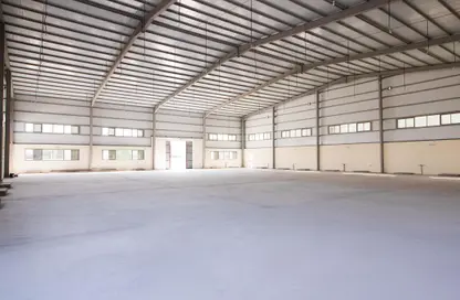 Warehouse - Studio - 3 Bathrooms for rent in East Industrial Street - Birkat Al Awamer - Al Wakra