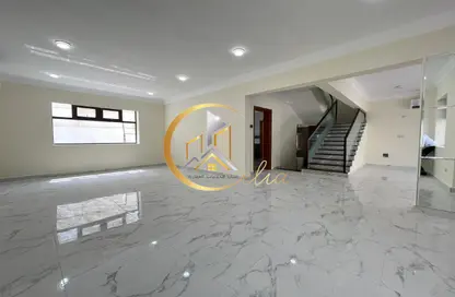 مجمع سكني - 4 غرف نوم - 4 حمامات للايجار في شارع سوق الجملة - أبو هامور - الدوحة