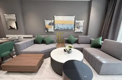 Apartment - 2 Bedrooms - 3 Bathrooms for sale in Boulevard View - Yasmeen City - Lusail