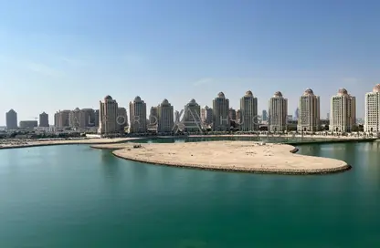 شقة - 2 غرف نوم - 4 حمامات للايجار في فيفا بحرية شرق - فيفا بحرية - جزيرة اللؤلؤة - الدوحة