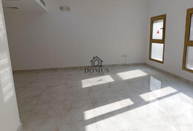 953203 - Property Image 2