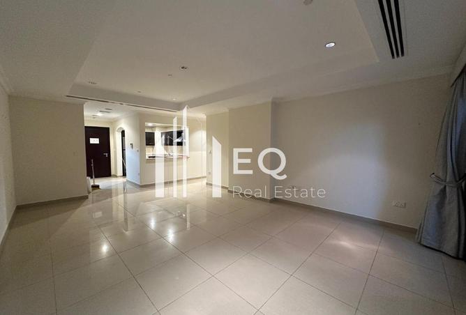 932760 - Property Image 2