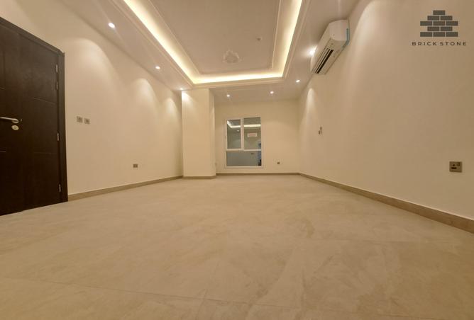 937029 - Property Image 3