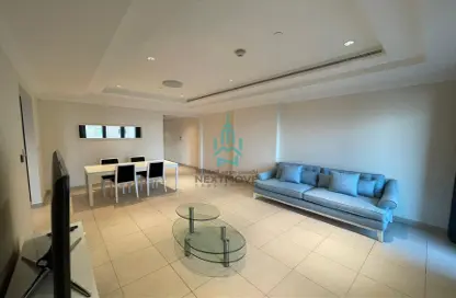 Living / Dining Room image for: Apartment - 1 Bedroom - 2 Bathrooms for rent in Porto Arabia - The Pearl Island - Doha, Image 1