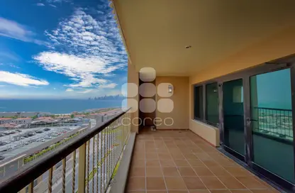 Apartment - 2 Bedrooms - 3 Bathrooms for rent in Tower 24 - Porto Arabia - The Pearl Island - Doha