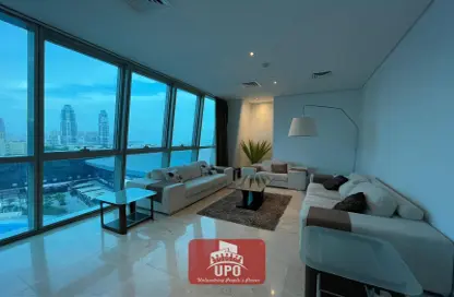 Living Room image for: Apartment - 3 Bedrooms - 5 Bathrooms for rent in Zig Zag Tower B - Zig Zag Towers - West Bay - Doha, Image 1