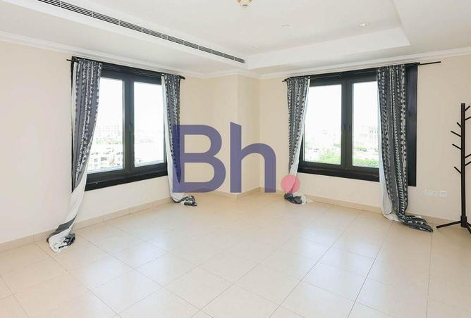 971331 - Property Image 2