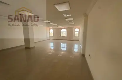 مساحات مكتبية - استوديو - 2 حمامات للايجار في فريج بن عمران - الدوحة