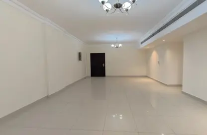 Apartment - 3 Bedrooms - 3 Bathrooms for rent in Thabit Bin Zaid Street - Al Mansoura - Doha