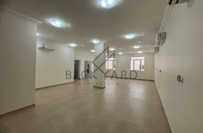 مساحات مكتبية - استوديو - 2 حمامات للايجار في الخريطيات - الخريطيات - الخريطيات - أم صلال محمد