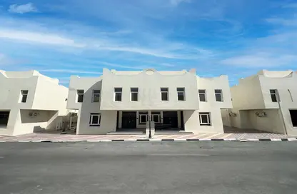 مجمع سكني - 4 غرف نوم - 3 حمامات للايجار في عين خالد - عين خالد - الدوحة
