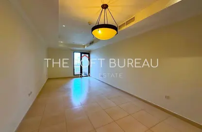 Apartment - 1 Bedroom - 2 Bathrooms for rent in Tower 5 - Porto Arabia - The Pearl Island - Doha