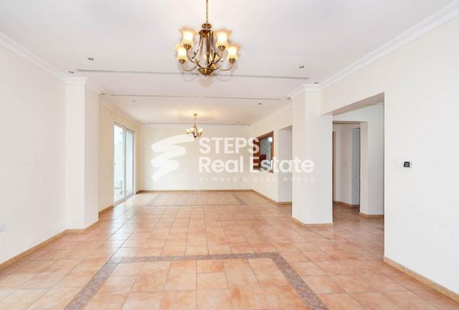 938510 - Property Image 2