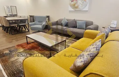 Apartment - 1 Bedroom - 2 Bathrooms for rent in Floresta Gardens - Floresta Gardens - The Pearl Island - Doha Apartment - 1 Bedroom - 2 Bathrooms for rent in Floresta Gardens - Floresta Gardens - The Pearl Island - Doha