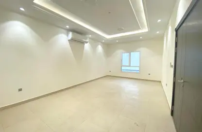 Apartment - 3 Bedrooms - 3 Bathrooms for rent in Souk Rawda 3 - Al Nasr - Doha