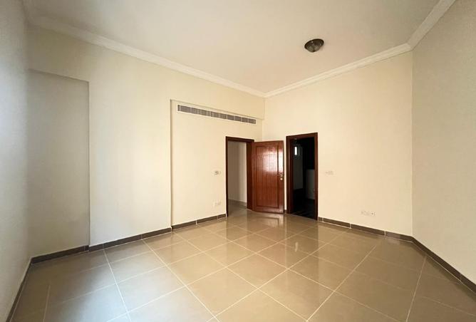 1002399 - Property Image 3