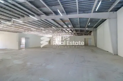 Warehouse - Studio - 4 Bathrooms for rent in Industrial Area 4 - Industrial Area - Industrial Area - Doha