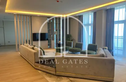 Living Room image for: Penthouse - 4 Bedrooms - 4 Bathrooms for rent in Floresta Gardens - Floresta Gardens - The Pearl Island - Doha, Image 1
