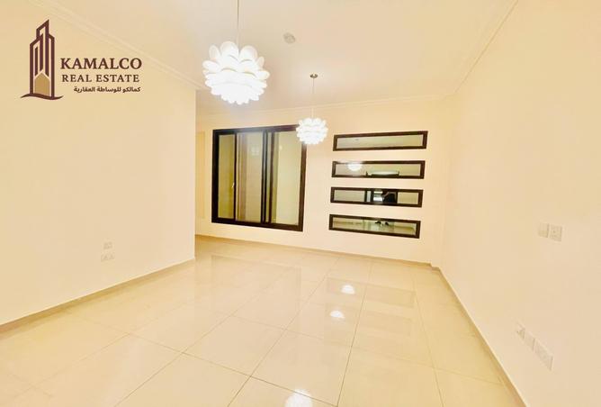 967744 - Property Image 2