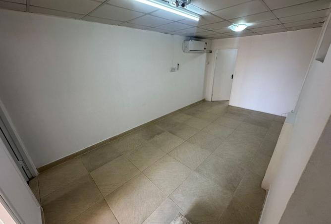 987938 - Property Image 2