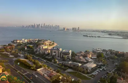 Apartment - 3 Bedrooms - 4 Bathrooms for sale in Two Porto Arabia - Porto Arabia - The Pearl Island - Doha