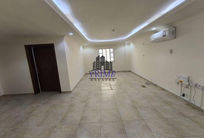 924372 - Property Image 2