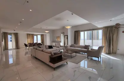 شقة - 4 غرف نوم - 5 حمامات للايجار في الخليج الجنوبي - الخليج الغربي - الدوحة