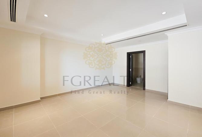 977743 - Property Image 3