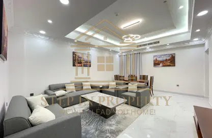 شقة - 2 غرف نوم - 3 حمامات للايجار في جناين الوعب - الوعب - الدوحة