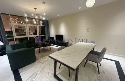 Penthouse - 3 Bedrooms - 4 Bathrooms for rent in Floresta Gardens - Floresta Gardens - The Pearl Island - Doha