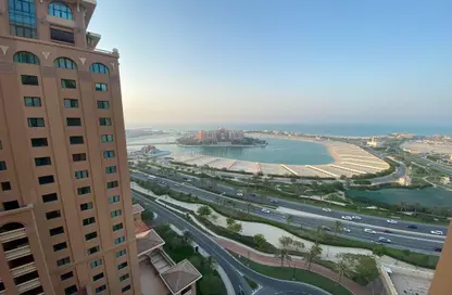 Apartment - 2 Bedrooms - 3 Bathrooms for sale in Tower 19 - Porto Arabia - The Pearl Island - Doha