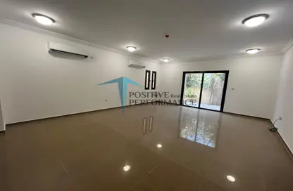 مجمع سكني - 4 غرف نوم - 4 حمامات للايجار في شارع النعيجة - النعيجة - الدوحة