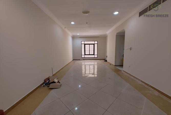 902876 - Property Image 2