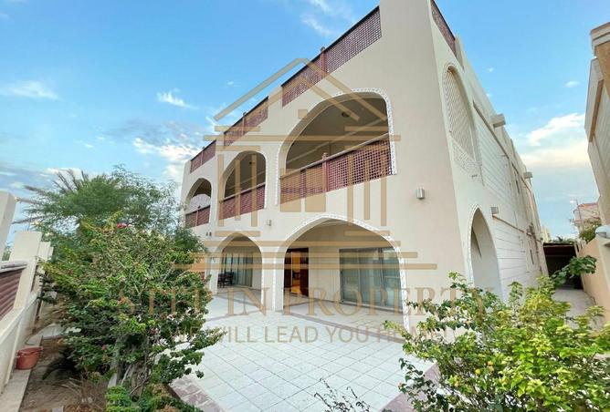 988726 - Property Image 2