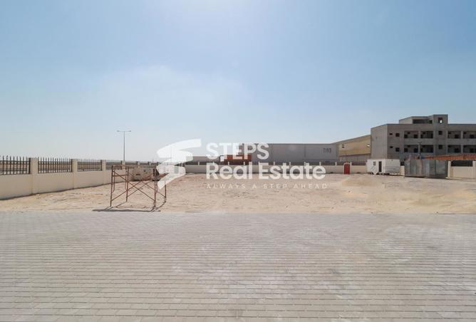 947605 - Property Image 2