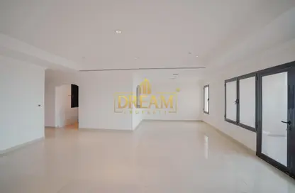 Apartment - 2 Bedrooms - 2 Bathrooms for rent in Porto Arabia - The Pearl Island - Doha