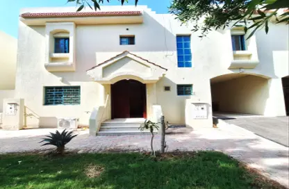 Villa - 4 Bedrooms - 5 Bathrooms for rent in Al Nuaija Street - Al Nuaija - Doha