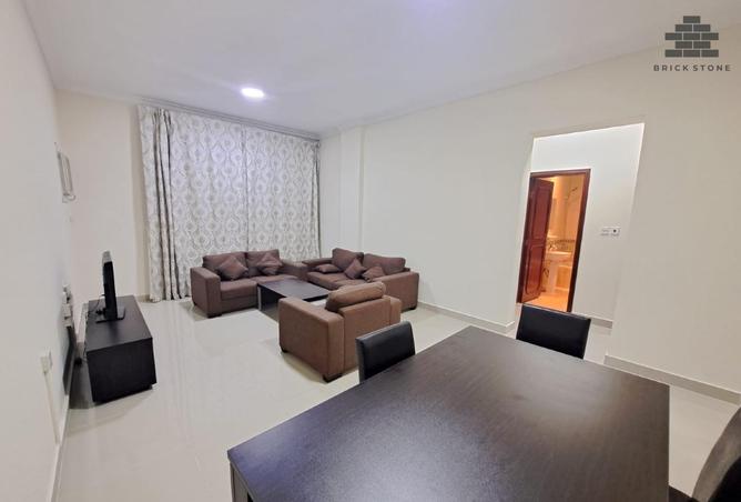 983213 - Property Image 3