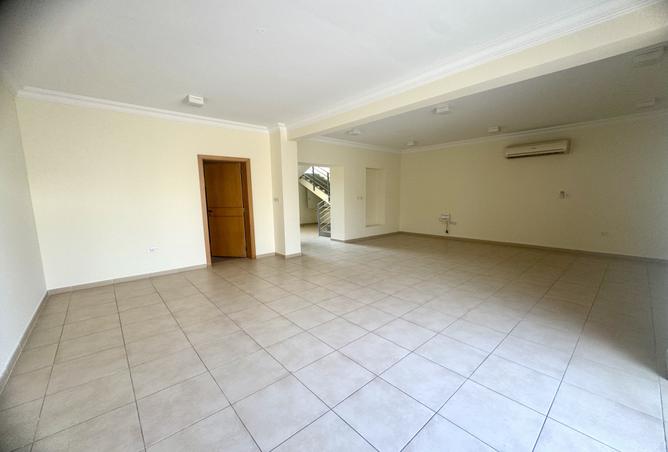 964077 - Property Image 3
