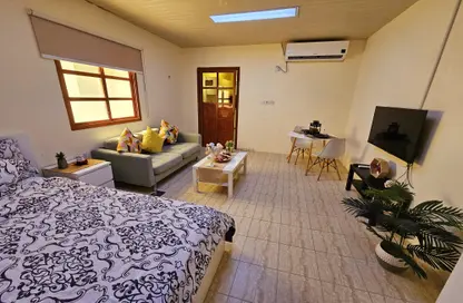 Apartment - Studio - 1 Bathroom for rent in Al Duhail - Doha
