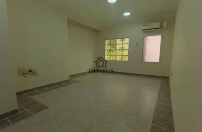 Apartment - 3 Bedrooms - 2 Bathrooms for rent in Anas Street - Fereej Bin Mahmoud North - Fereej Bin Mahmoud - Doha