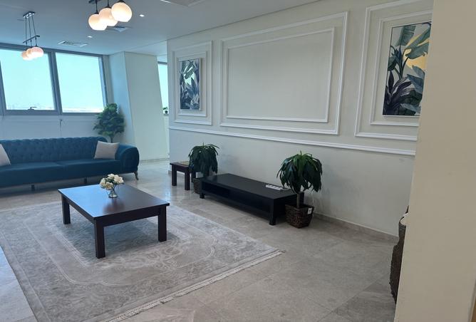 984433 - Property Image 2