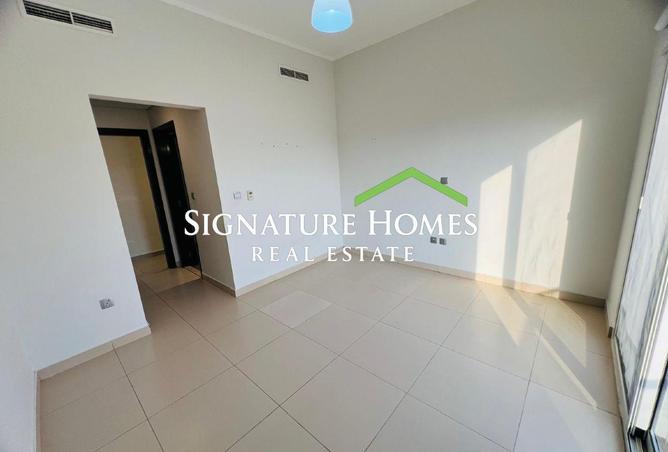 985523 - Property Image 3