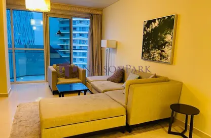 Apartment - 2 Bedrooms - 3 Bathrooms for sale in Marina Residences 195 - Marina District - Lusail