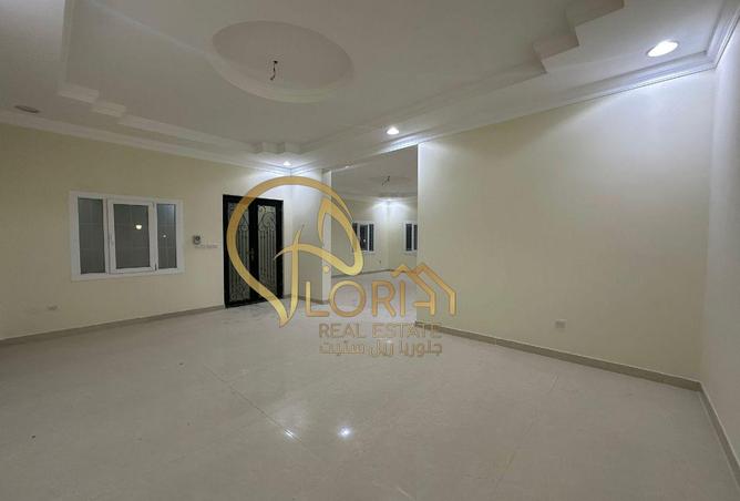 995533 - Property Image 2